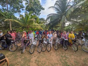 Gruppo con bici
