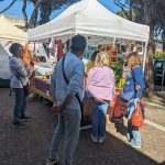 Gente al mercatino