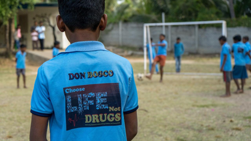 Bambini che giocano a calcio