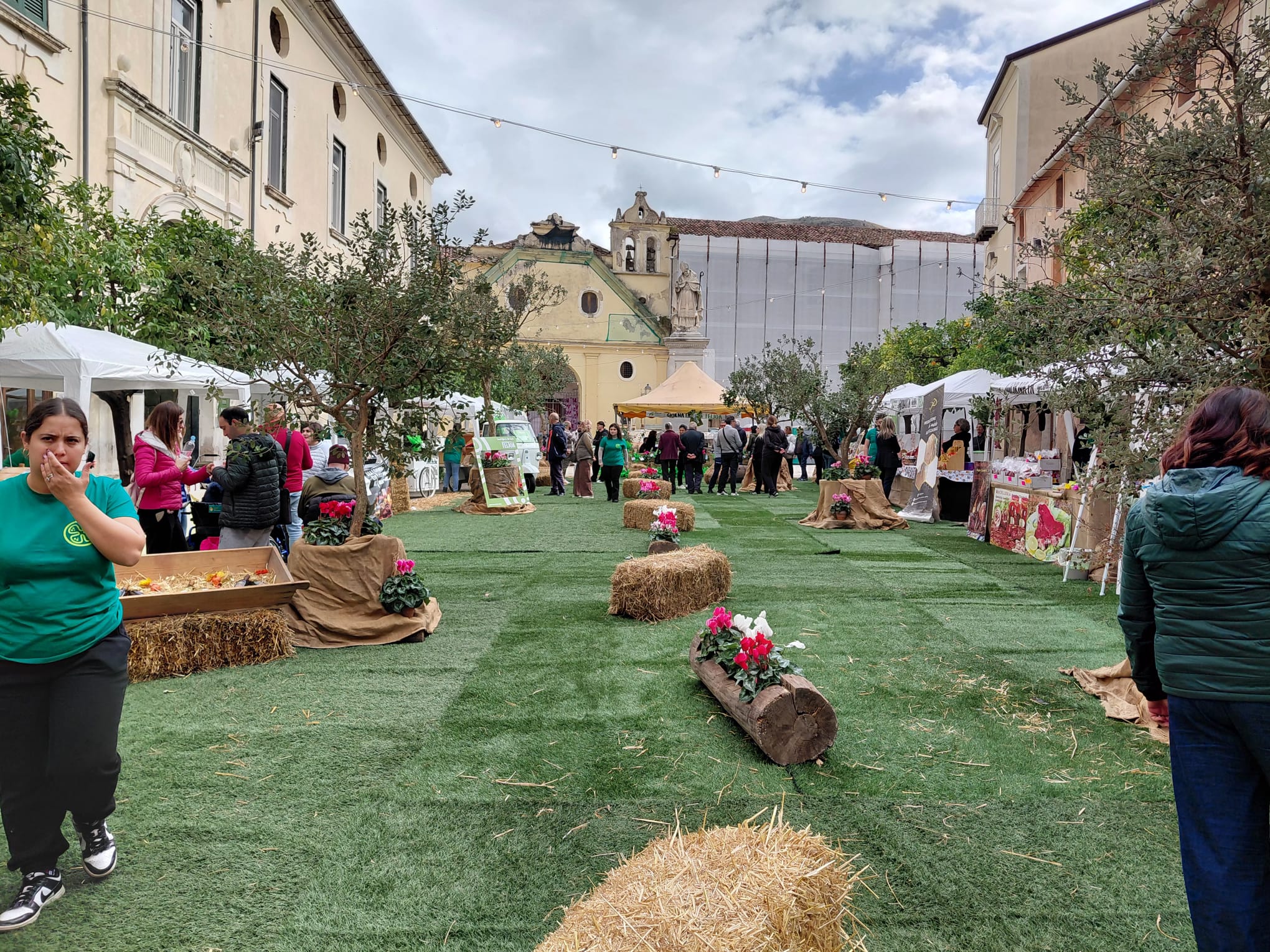 Mercatino con prodotti