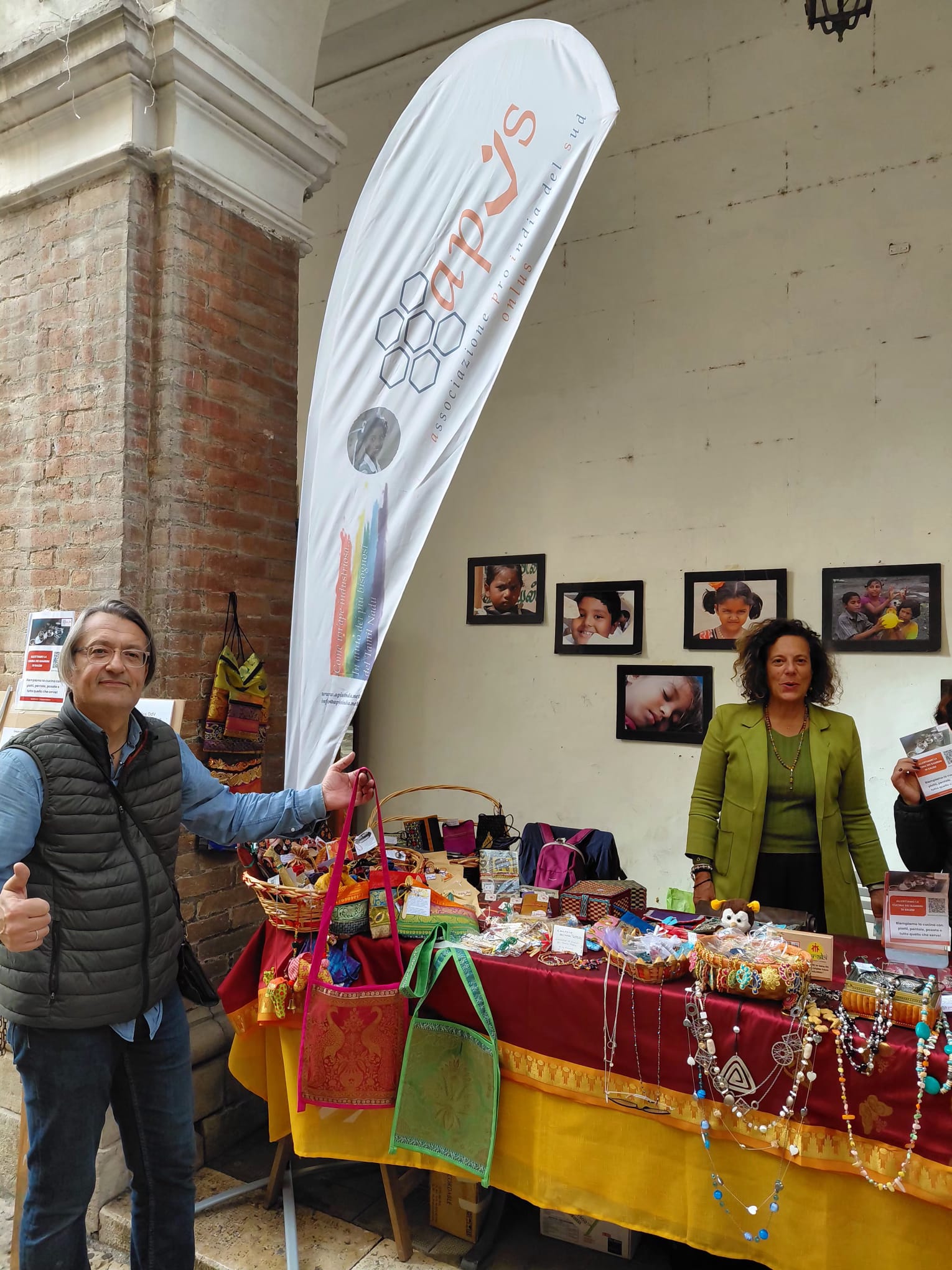 Mercatino con prodotti