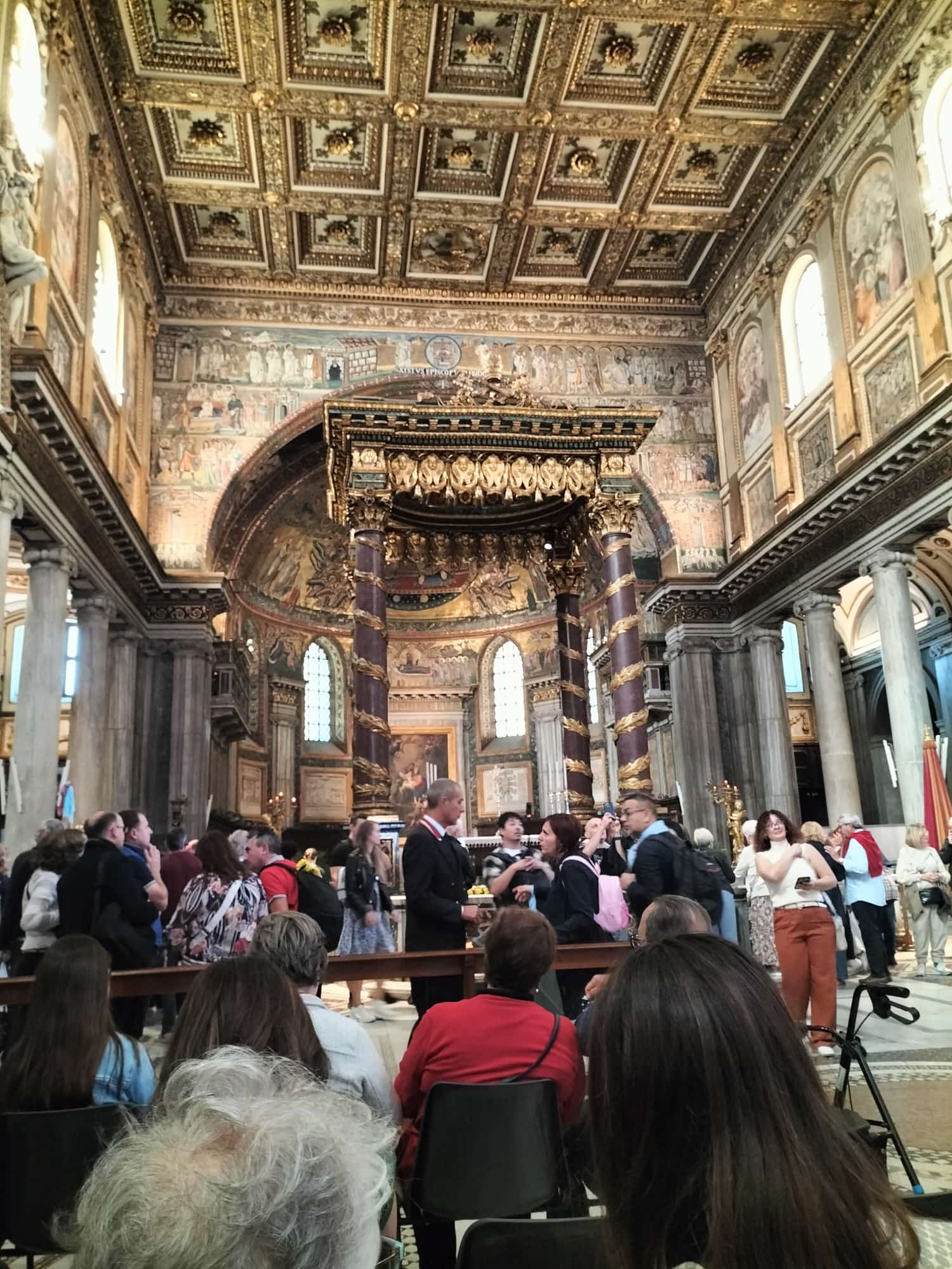 Gruppo dentro Santa Maria Maggiore