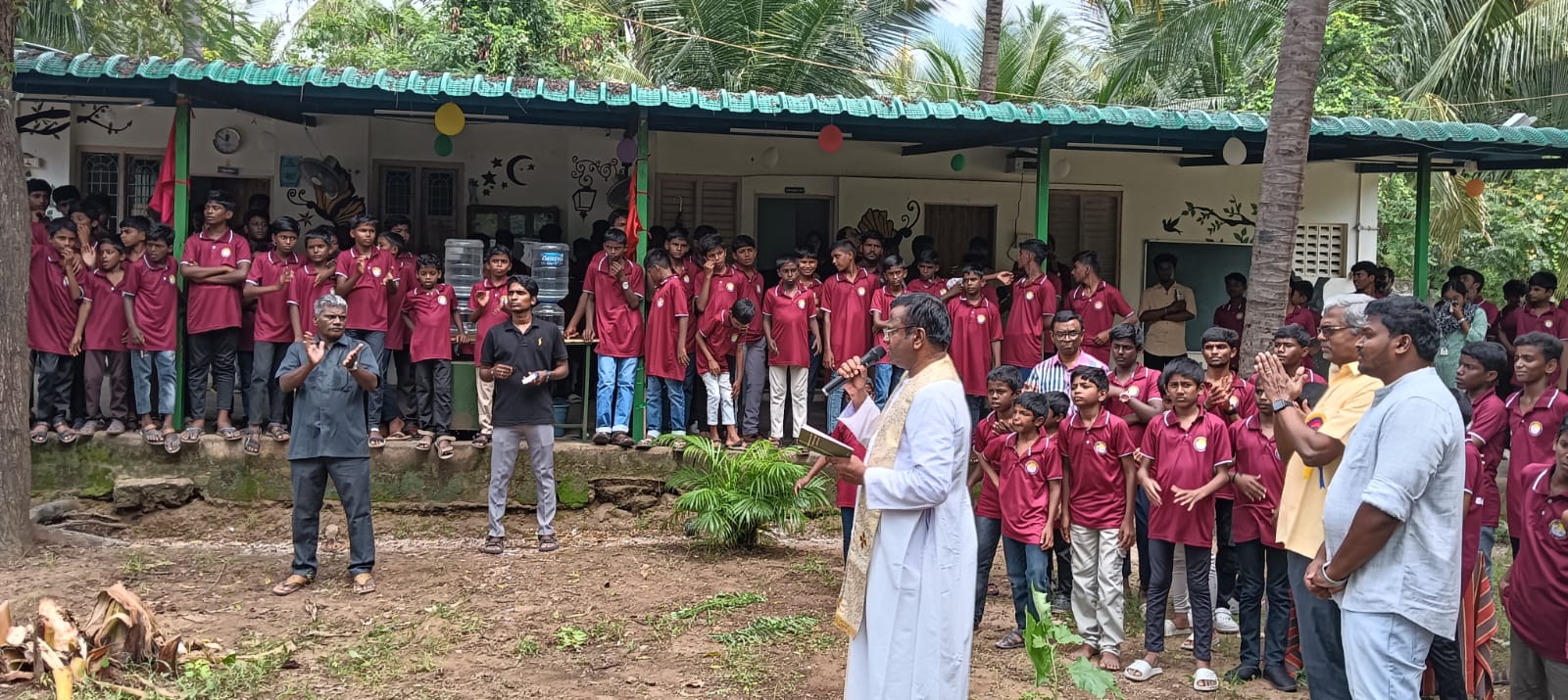 Ragazzi durante la Giornata Nazionale dell'Infanzia in India
