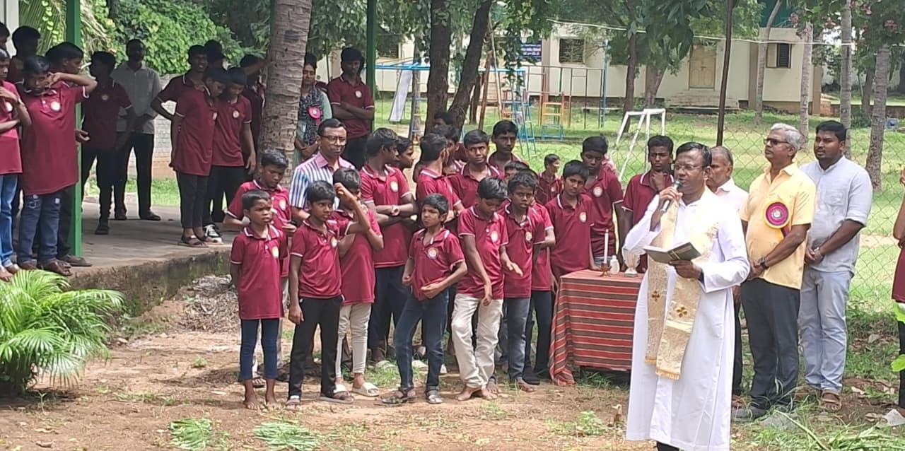 Ragazzi durante la Giornata Nazionale dell'Infanzia in India