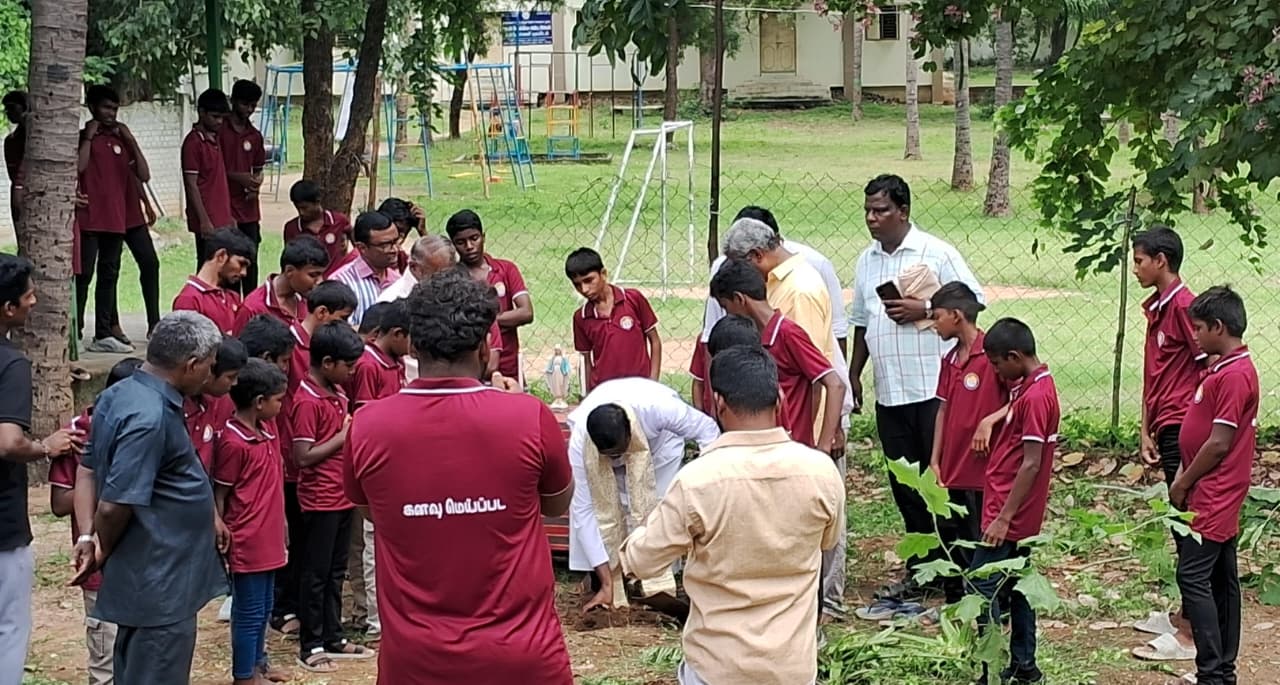 Ragazzi durante la Giornata Nazionale dell'Infanzia in India