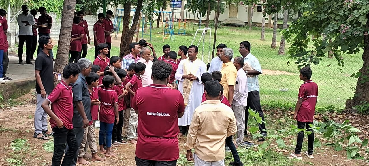 Ragazzi durante la Giornata Nazionale dell'Infanzia in India