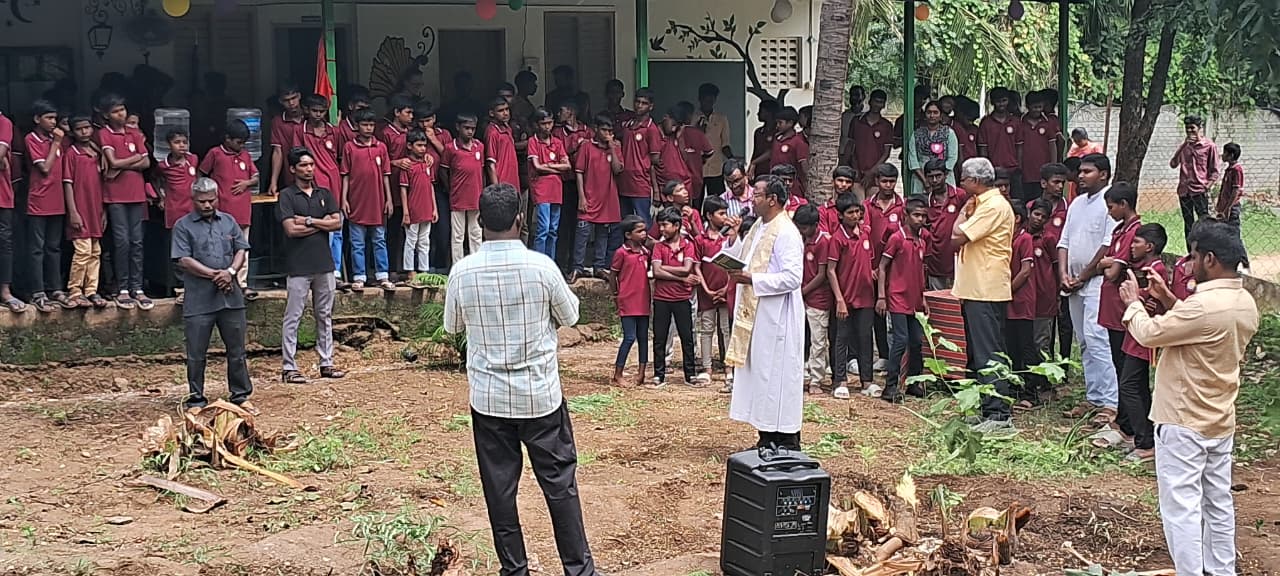 Ragazzi durante la Giornata Nazionale dell'Infanzia in India