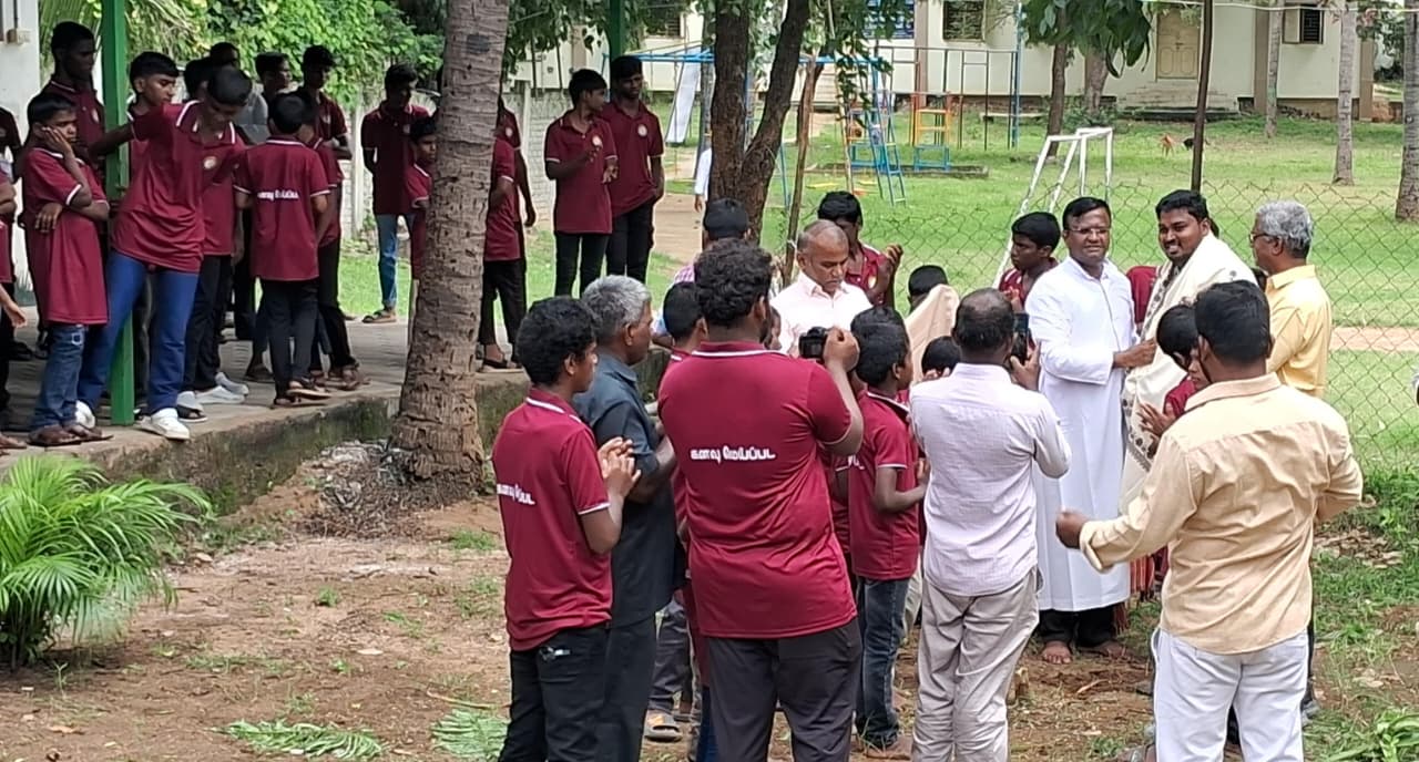 Ragazzi durante la Giornata Nazionale dell'Infanzia in India